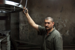 worker in the factory 