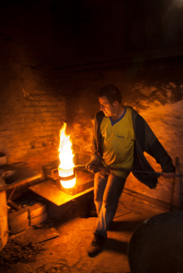 worker in the foundry 