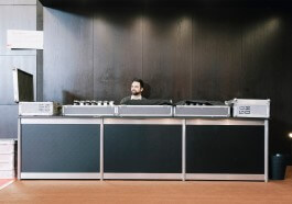 waiting worker - Close UP Berlinale