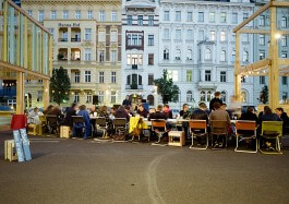 outdoor dinner at Park macht Platz 